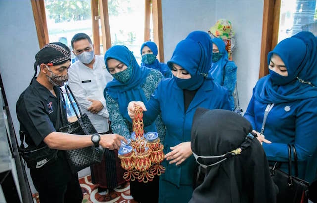 Ketua & Wakil TP PKK Jember Tinjau Potensi UKM di Kecamatan Silo